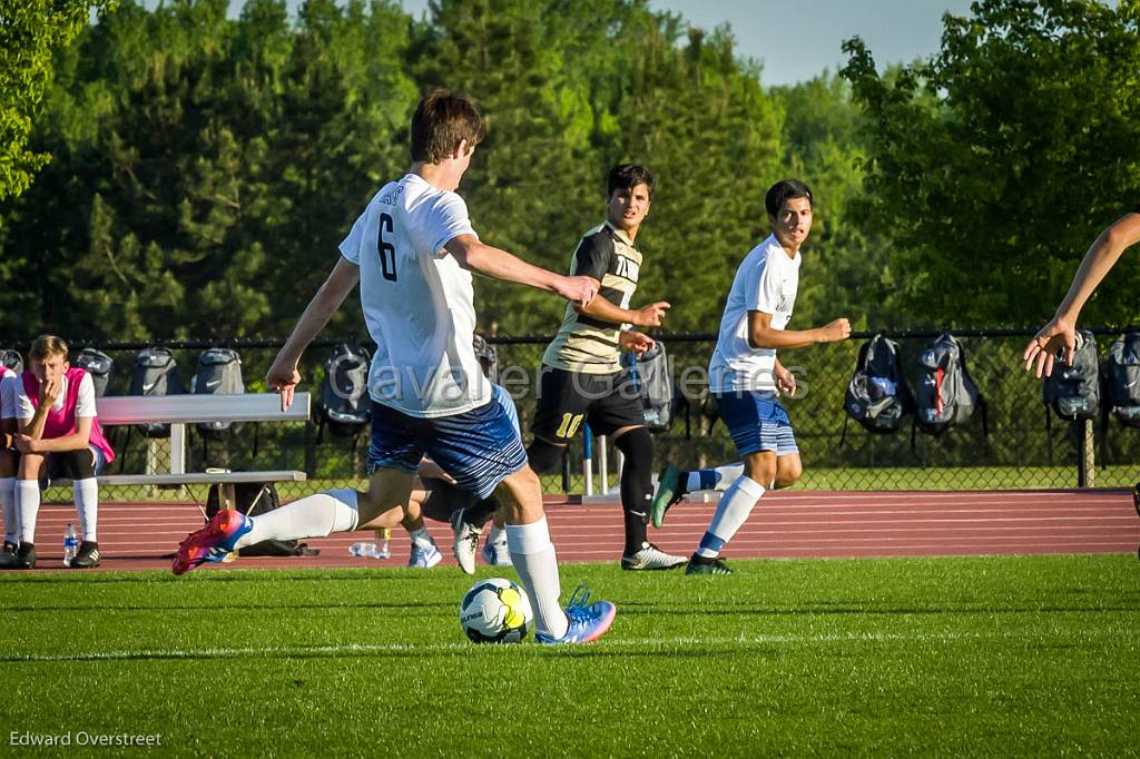 BSoccervsTLHanna_5-1-18-78.jpg