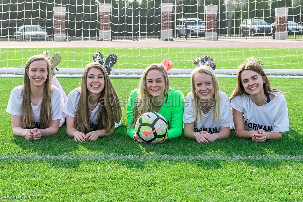 GirlsSoccerTeam180.jpg