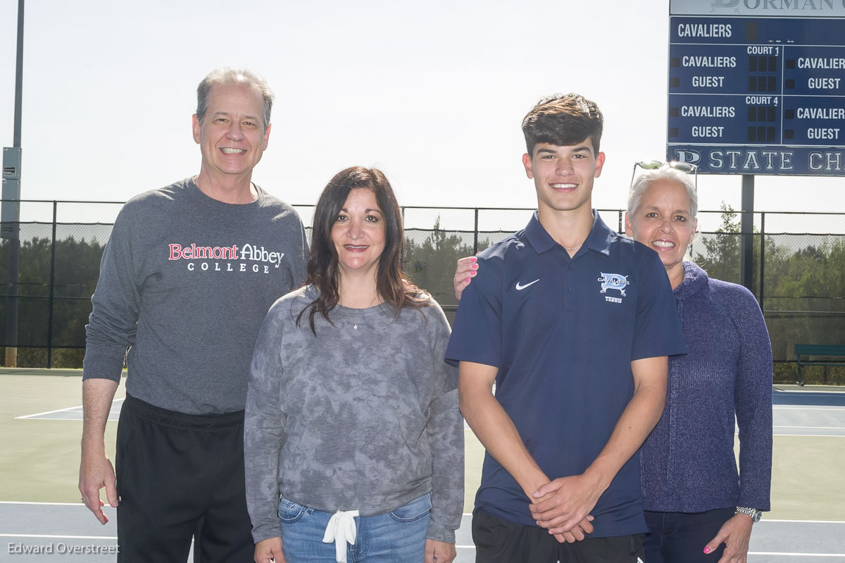 VTENvsSHS+SeniorNite_4-21-22-7.jpg